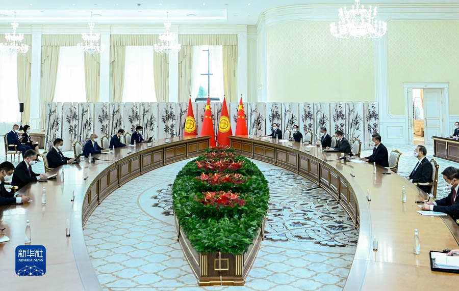 Си Цзиньпин ?ыр?ызстан Президент? С.Жапаровпен кездест?