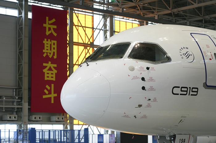 ?лемдег? ал?аш?ы C919 ?ша?ы ресми т?рде жетк?з?лд? ж?не 2023 жылды? к?ктем?нде коммерциялы? жолаушылар ?ызмет?не енг?з?лед? деп к?т?луде