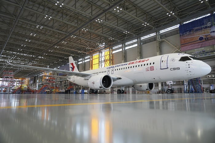?лемдег? ал?аш?ы C919 ?ша?ы ресми т?рде жетк?з?лд? ж?не 2023 жылды? к?ктем?нде коммерциялы? жолаушылар ?ызмет?не енг?з?лед? деп к?т?луде