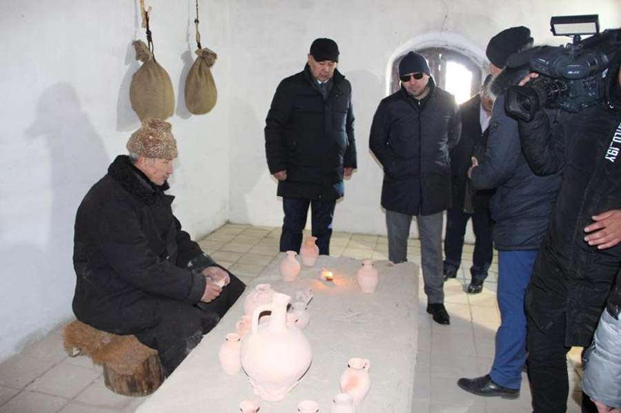 ?аза?станда ?лы Ж?бек жолы бойынша тур ??ру?а бастамашы болды