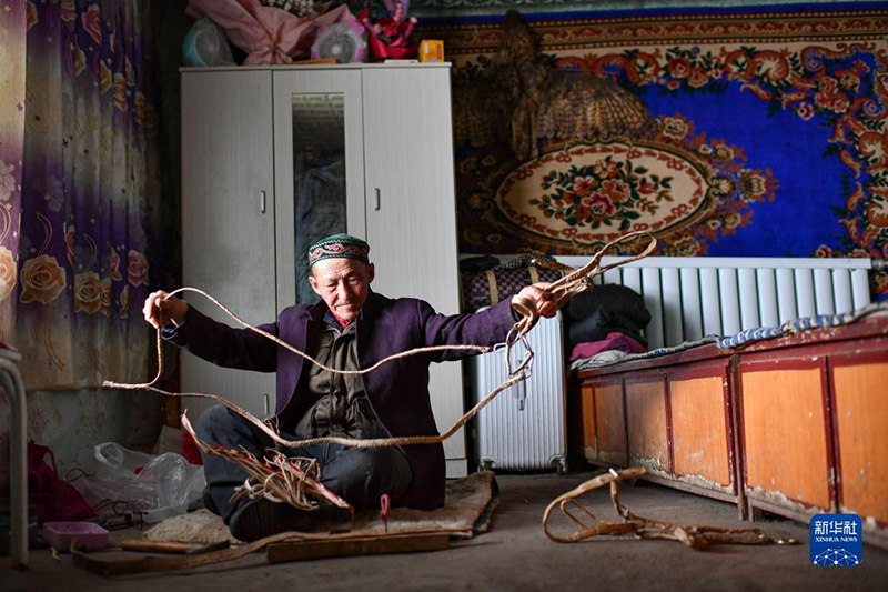 Барлы? тауы ?ойнауында?ы ба?ытты отбасы