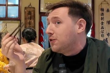 Шетелд?ктер Юэянда?ы балы? та?амдарынан д?м татты